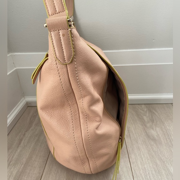 Cole Haan - Peach coloured with bright yellow trim - Used condition - Picture 7 of 16